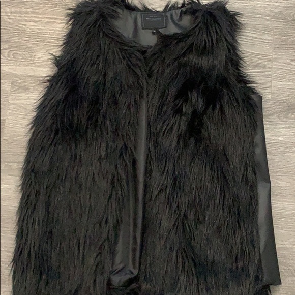 Faux fur black leather vest - Picture 2 of 3
